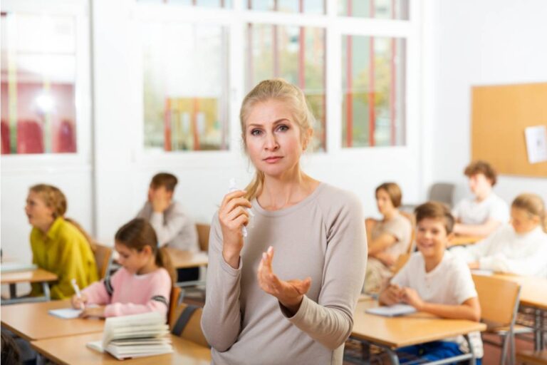 A Teacher Says a Parent Insisted Her Child Be Allowed to Retake Every Quiz Until They Got an A, and the Principal Agreed to It