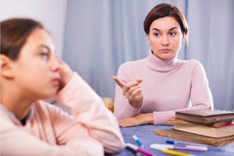 A Teen Says Her Parents Started Explaining Her Personality to Other People Like She’s Not There, and It Completely Changed How She Sees Them