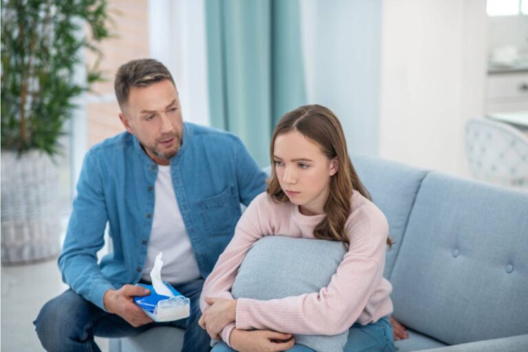 Dad Says He Refused to Let His Daughter Move in With a Boyfriend He's Never Met, Now She Says He's Stuck in the Past