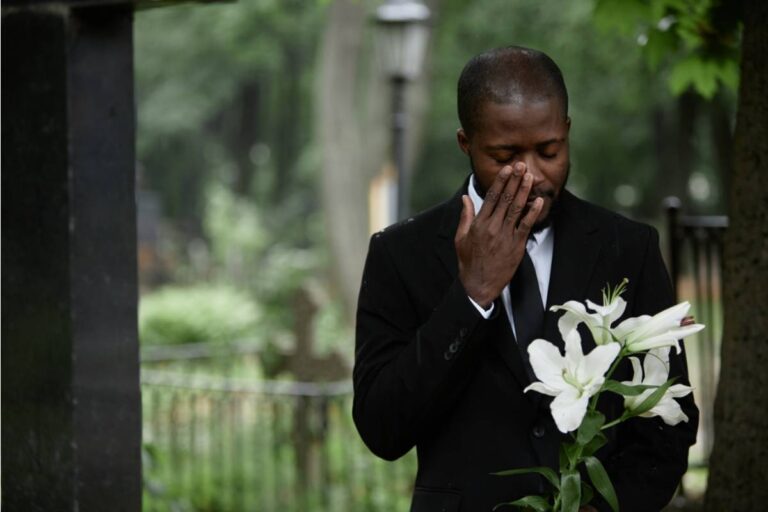 Dad Says He Refused to Let His Daughter's Boyfriend Attend a Family Funeral, Now She Says He Picked the Worst Possible Moment to Be Controlling