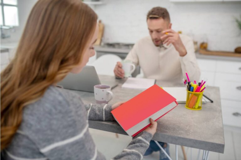 Dad Says He Refused to Let His Daughter's New Boyfriend Sit at the Head of the Table During a Holiday Dinner, Now She Says He Made It Weird on Purpose