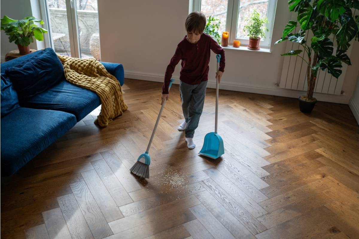 Dad Says He Refused to Let His Son Get Out of Chores by Paying His Younger Sibling to Do Them, Now His Son Says He's Punishing Initiative