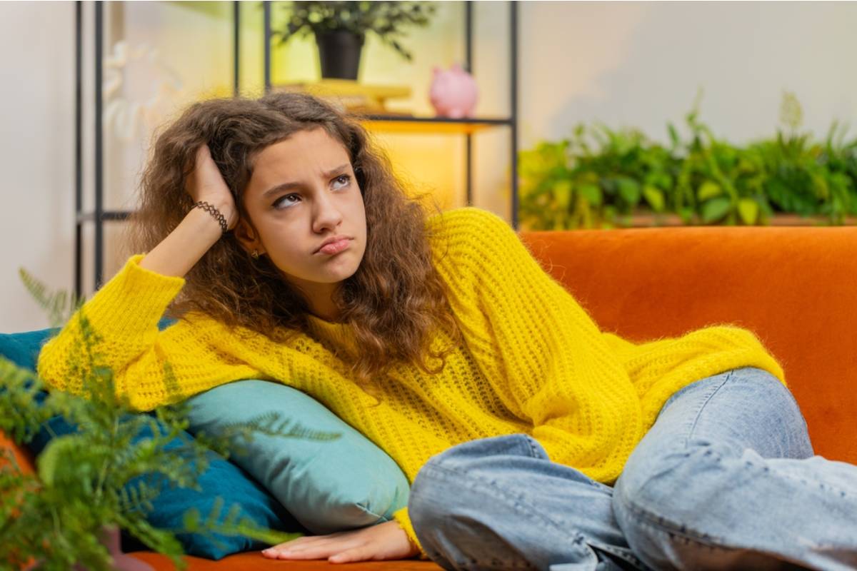 Daughter Says Her Parents Shared Her Childhood Struggles as a “Funny Story,” Now She Says It Felt Humiliating