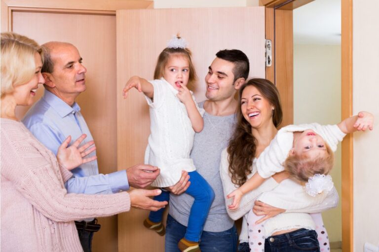 Daughter Says Her Relatives Expect Her to Share Her Personal Space Whenever They Visit, Now She Says “Boundaries Don’t Exist for Them”
