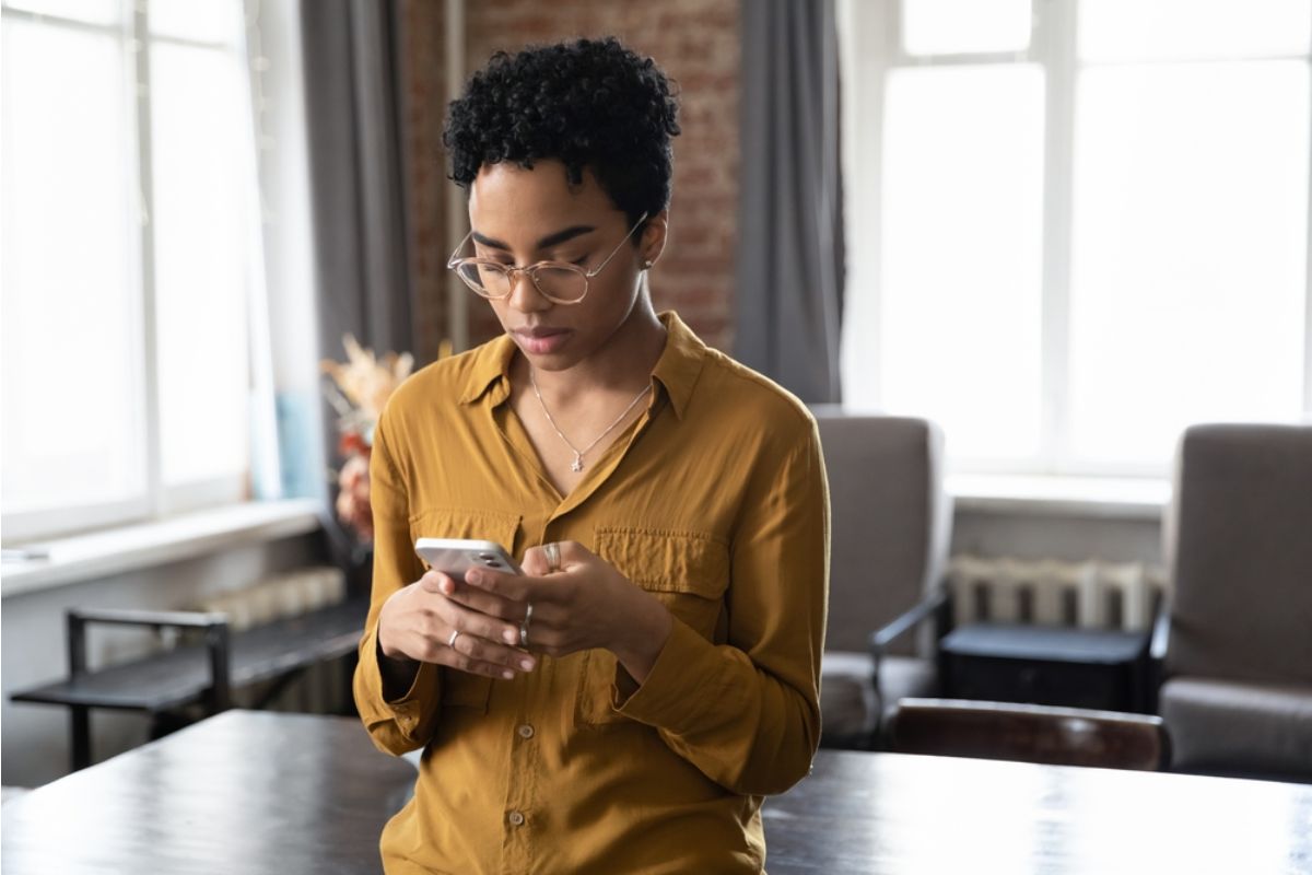 Daughter Says Her Relatives Keep Expecting Her to Fix Everyone’s Tech Problems for Free, Now She Says “It’s Not Appreciated Anymore”