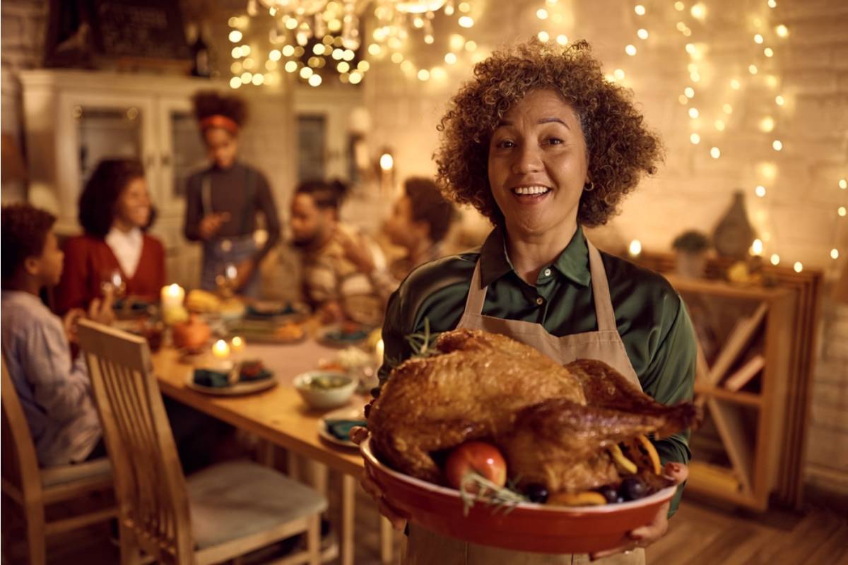 Mom Says She Refused to Agree to a Seating Chart at Her Own Family's Thanksgiving, Now Her Mother-in-Law Says She "Can't Handle the Simplest Request"