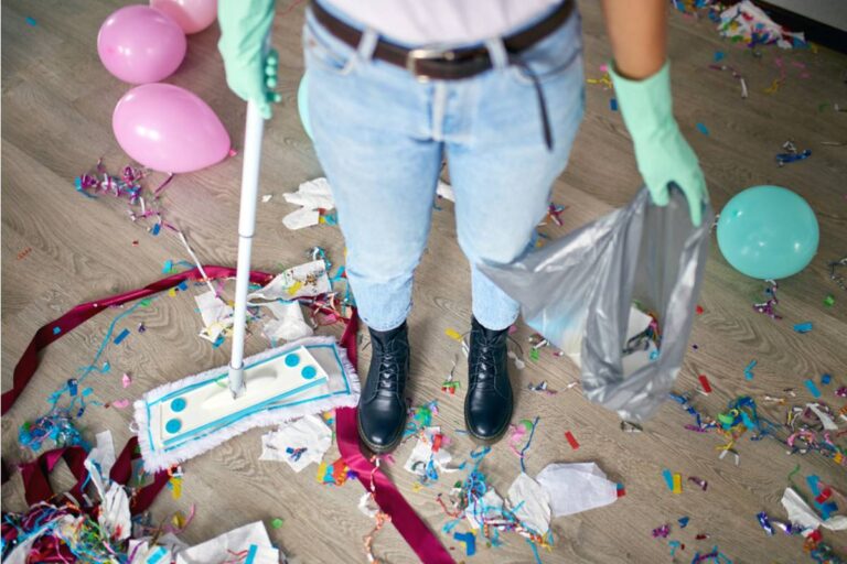 Mom Says She Refused to Host Christmas at Her House for the Third Year Running Because of the Mess Left Behind, Now Her Sister Says She's Punishing the Kids