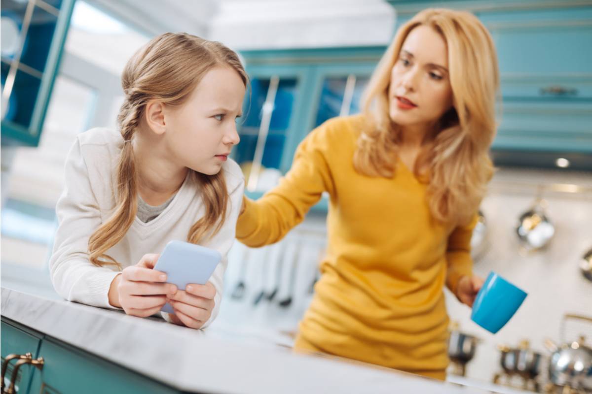 Mom Says She Refused to Let Her Daughter Join a School Group Chat After Seeing the Kind of Things Being Said in Her Son's, Now the Other Kids Say She's "The Reason She Has No Friends"