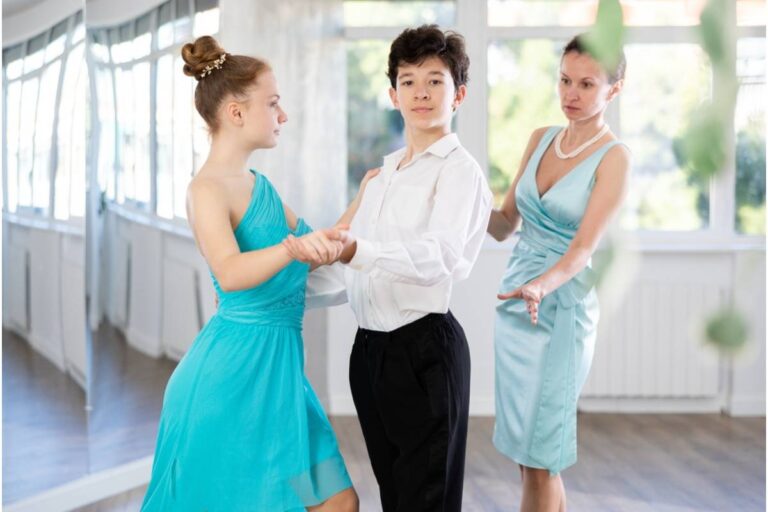 Mom Says She Refused to Let Her Daughter's Dance Teacher Comment on Her Weight Again Without Speaking to Her First, Now the Studio Calls Her Too Involved