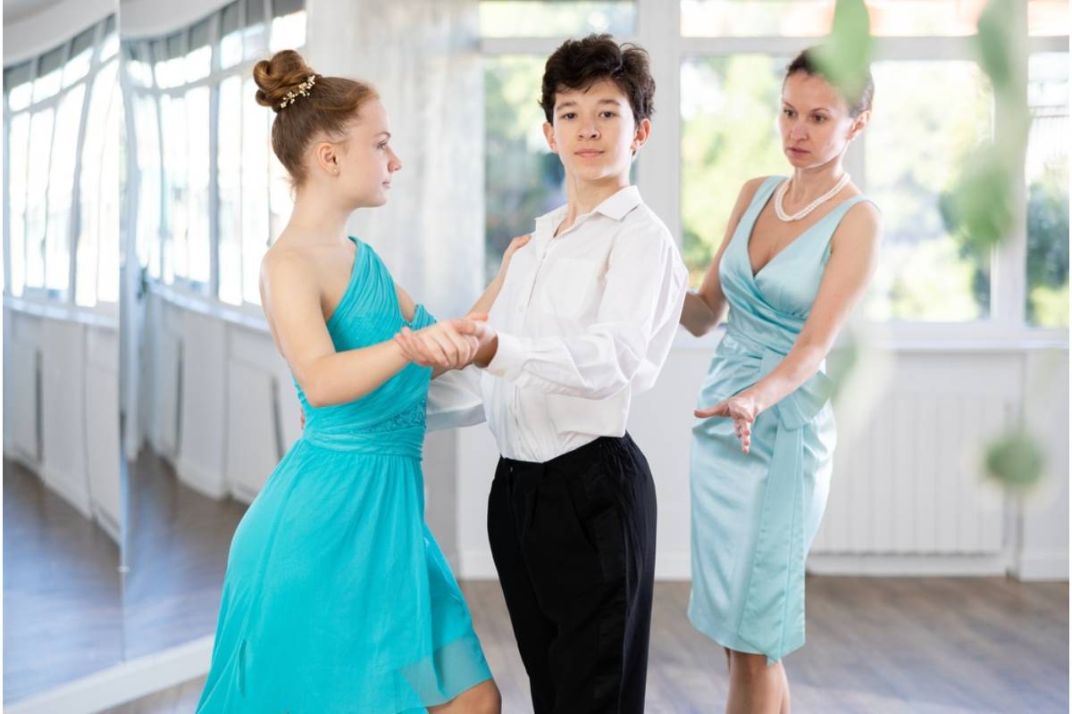 Mom Says She Refused to Let Her Daughter's Dance Teacher Comment on Her Weight Again Without Speaking to Her First, Now the Studio Calls Her Too Involved