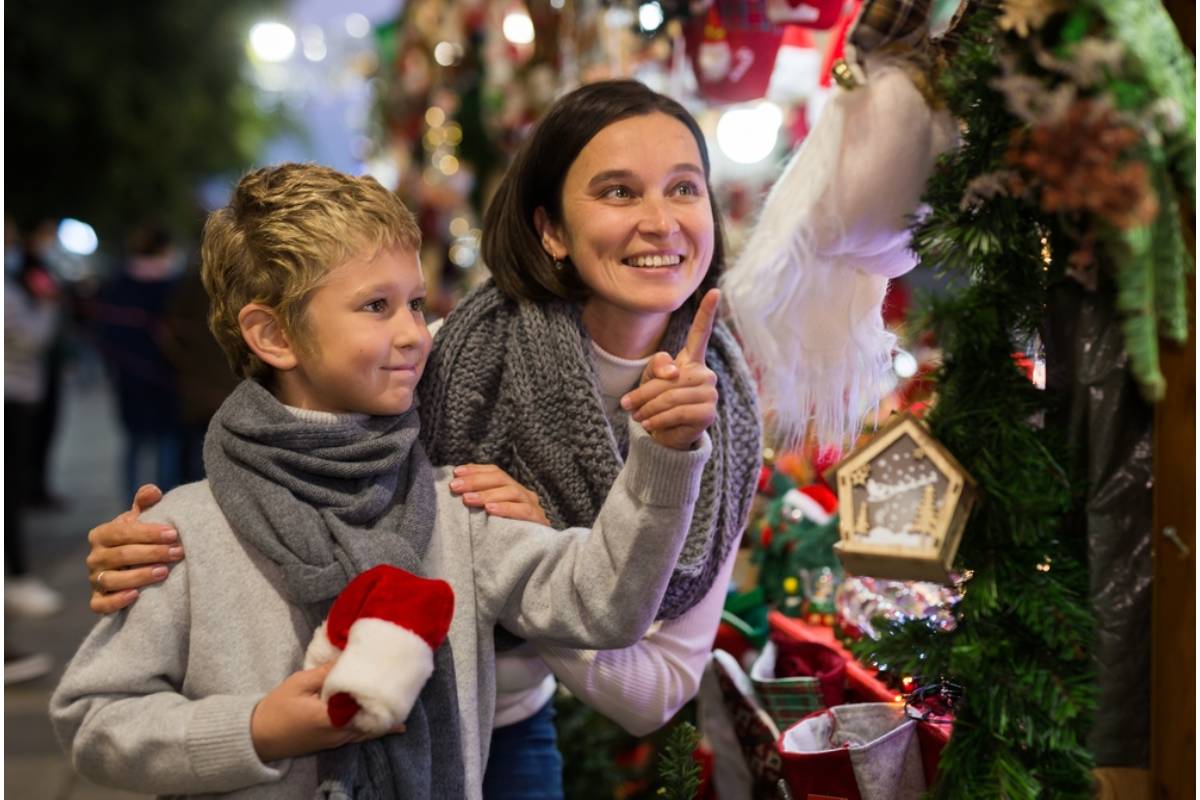 Mom Says She Refused to Tell Her Child That Santa Isn't Real When the School Suggested It, Now Another Parent Says She's Lying to Kids
