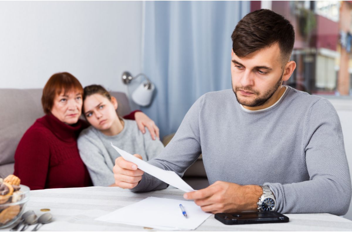 Son Says His Family Keeps Changing Who Owes What After Every Argument, Now He Says “There’s No Stability in Anything”