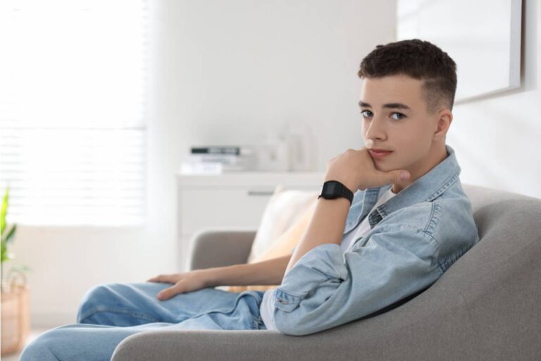Son Says His Family Keeps Turning Serious Conversations Into Jokes, Now He’s Stopped Bringing Up Anything Important