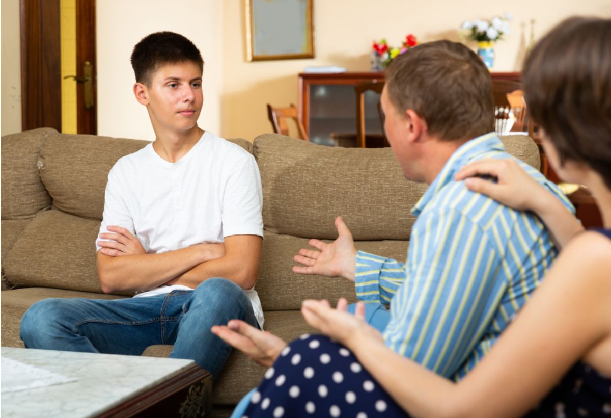 Son Says His Parents Keep Comparing Him to a Cousin Who Makes More Money, Now He’s Stopped Sharing Updates About His Life