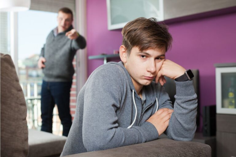 Son Says His Parents Want Control Over His Career Choice Even After Graduation, Now He Says “I Can’t Build My Own Life”
