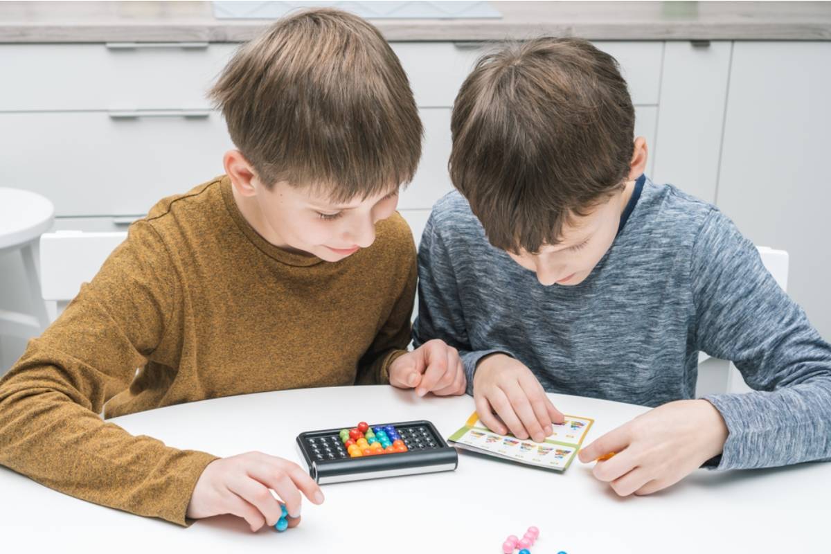 Teen Says He Refused to Apologize for Beating His Cousin at a Board Game During a Family Party, Now His Aunt Says He Has No Sense of Family Etiquette