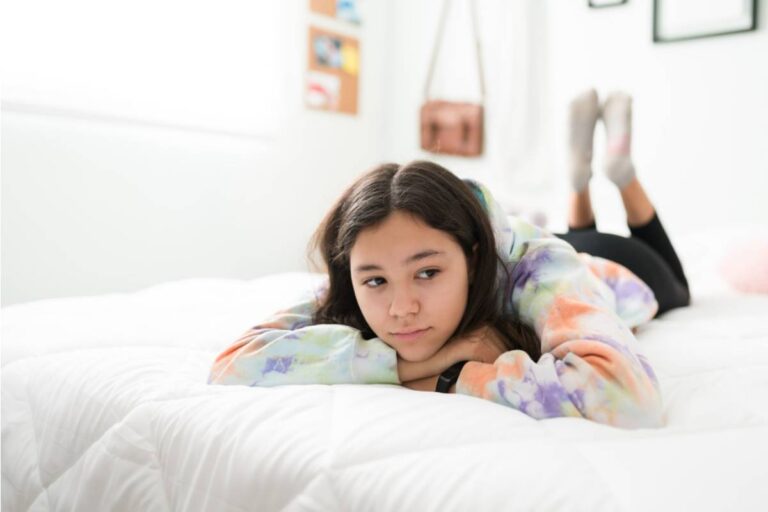 Teen Says She Refused to Give Up Her Bedroom When a Relative Moved In "Temporarily," and It's Been Eight Months