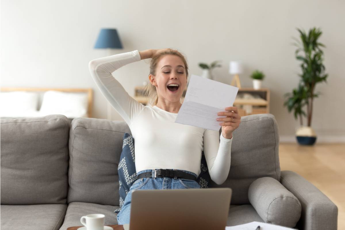 Teen Says She Refused to Let Her Dad Read Her College Acceptance Email Out Loud to the Whole Family Before She'd Even Opened It Herself