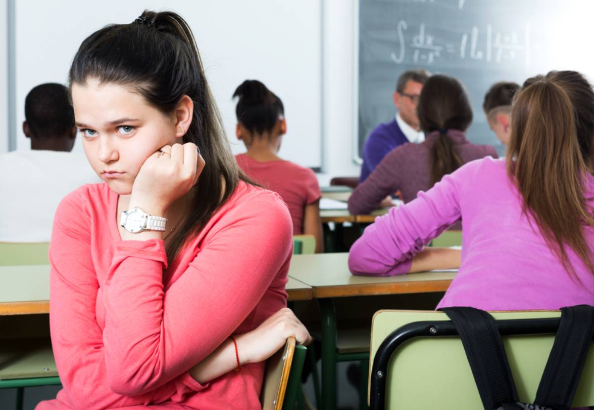 A Mom Says Her Daughter's Friend Group Stopped Inviting Her to Things the Moment She Started Getting Better Grades Than Them