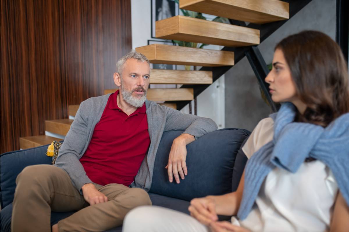 Dad Says He Refused to Co-Sign an Apartment Lease for His Daughter Living With a Boyfriend He's Never Met, Now She Says He's "Holding Her Independence Hostage"