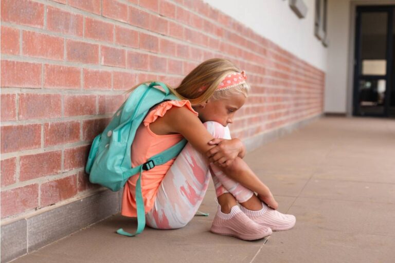 A Mom Says Her Daughter Was the Last One Picked for a School Project Group, and the Teacher Just Wrote "Improve Social Skills" on Her Report Card