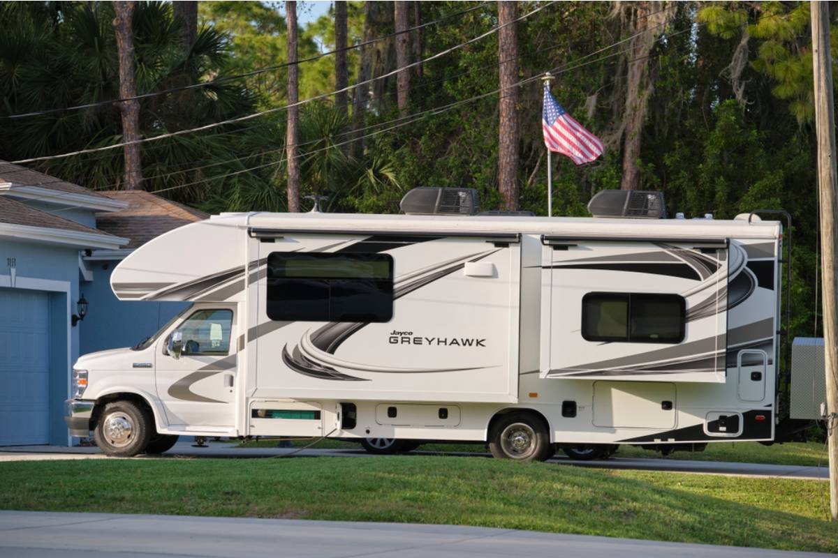 Dad Says He Refused to Let His Brother Park an RV in His Driveway "Indefinitely" While Looking for a Place, Now His Mom Says He's "Choosing Property Over People"