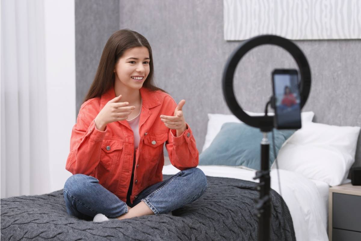 Teen Says She Refused to Let Her Dad Post a "Promposal" Video of Her Online Without Asking, Now He Says She's "Embarrassed of Her Own Family"