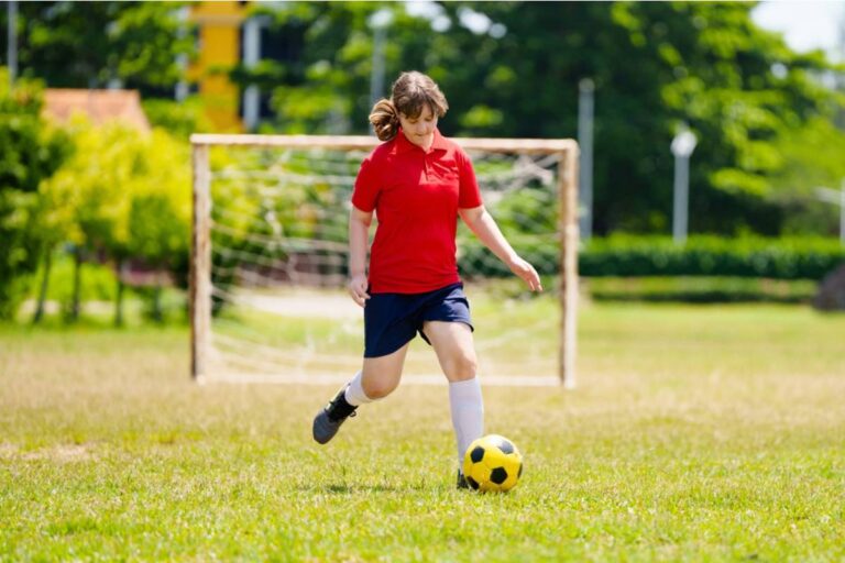 Dad Says He Refused to Let His Daughter Quit Soccer After Begging to Join, Now Her Coach Says He's "Forcing a Kid Who Clearly Wants Out"