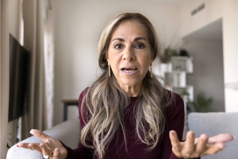 Mom Says She Refused to Let Her Brother List Her Kids as Dependents on His Taxes "Just to Help Him Out," Now Their Mother Says She's "Being Petty Over Paperwork"