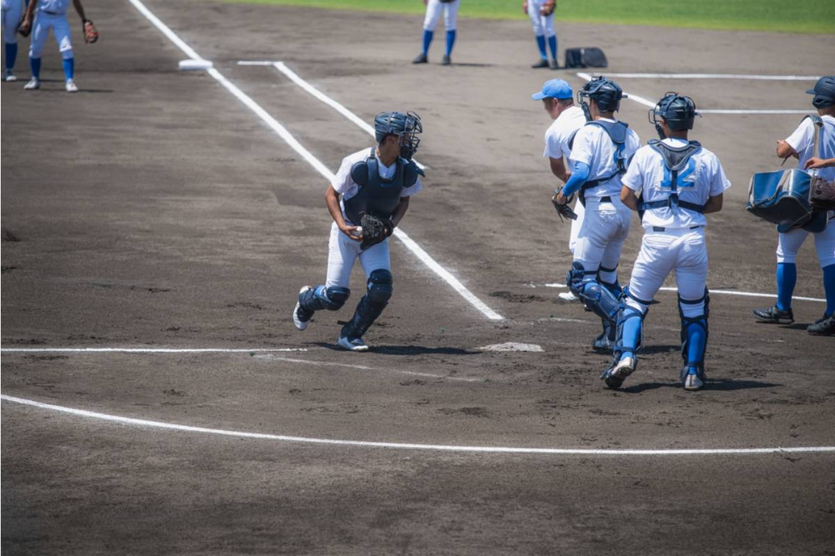 A Mom Says Her Son's Travel Team Requires Parents to Volunteer at Fundraisers or Their Kid Sits Out Games, and Nobody Mentioned This at Signup