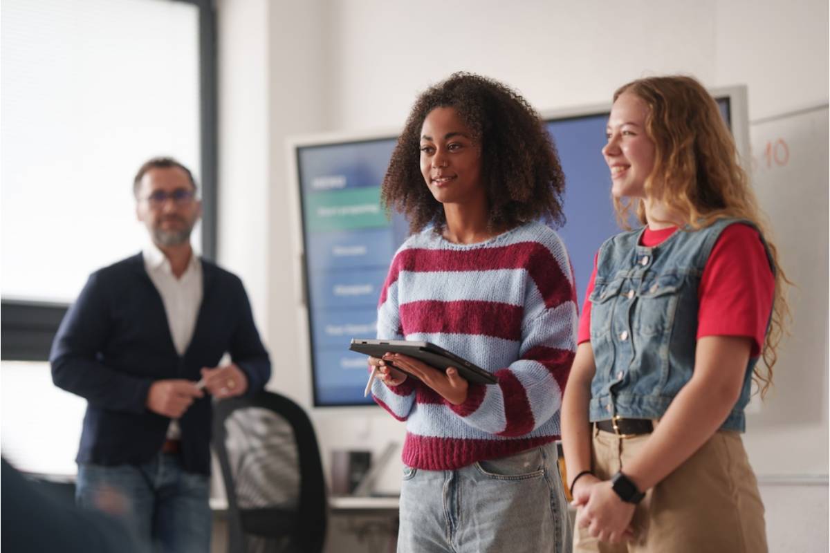 A Mom Says Her Daughter Was Excluded From a Class Group Project Chat and Found Out Only When the Grades Came Back Without Her Name