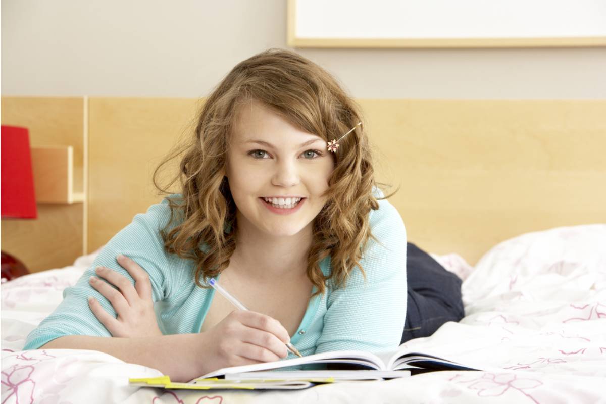 Teen Says She Refused to Let Her Mom Read Her Diary Even After Finding It "By Accident," Now Her Mom Says She's "Proving She Has Something to Hide"