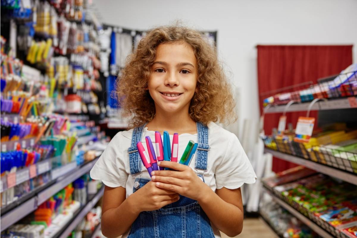A Dad Discovered His Daughter Had Been Secretly Paying for Her Own School Supplies All Year Because She Didn't Want to Stress Him Out