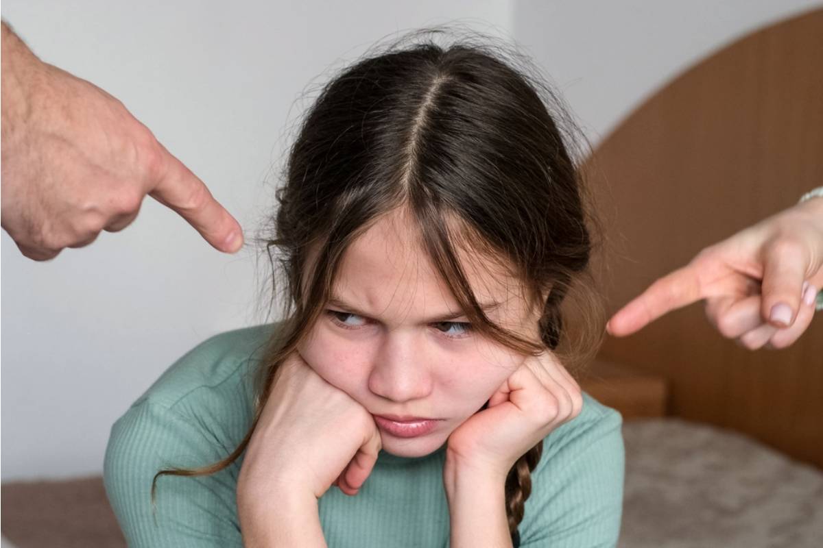 A Dad Found Out His Daughter Had Been Telling Her Friends Her Parents Were Strict When Really She Just Didn't Want Anyone to See What Home Actually Looked Like