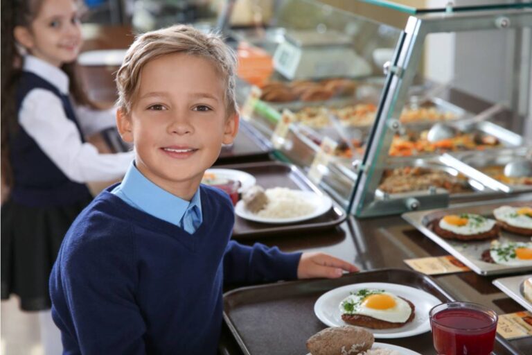 A Dad Found Out His Son Had Been Eating Lunch With the Cafeteria Staff Every Day Because They Always Asked How His Day Was Going and the Other Kids Never Did
