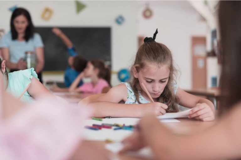 A Mom Found Out Her Daughter Had Been Keeping a List of Things She Wanted to Tell Her Mom but Crossed Each One Out After Deciding It Would Start a Fight