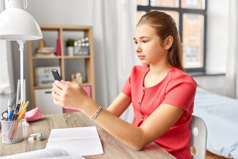 A Mom Found Out Her Daughter's Entire Friend Group Had a Second Group Chat That Her Daughter Was Not In, and the School Called It Normal Social Behavior