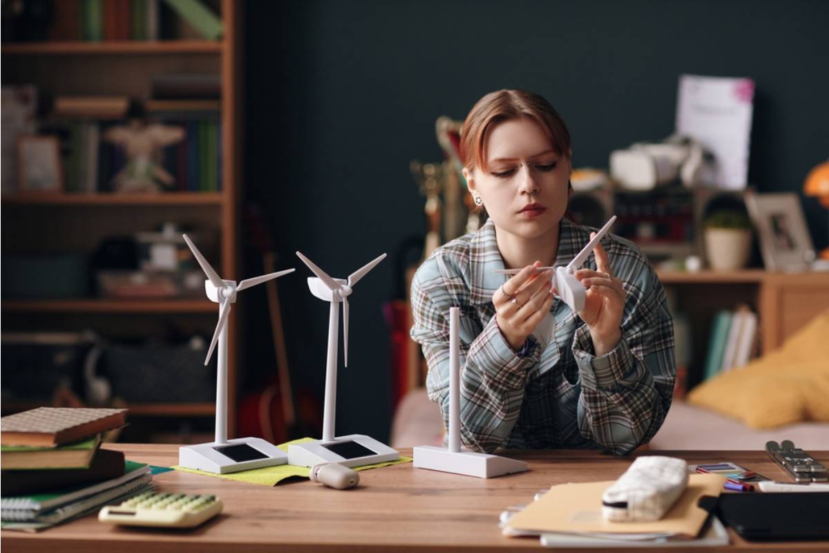 A Mom Says Her Daughter's Teacher Praised Every Student's Science Project Out Loud Except Hers and When She Asked Why the Teacher Said "Yours Spoke for Itself"