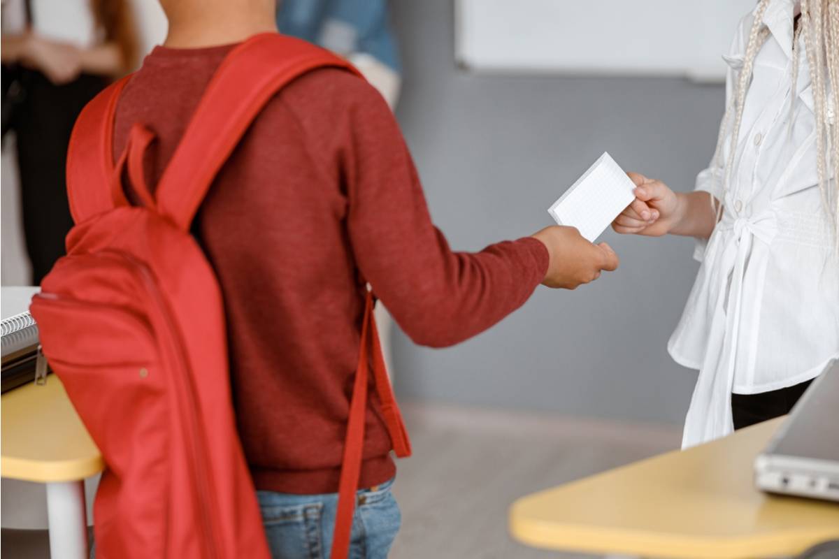 A Teacher Says She Found a Note Passed in Class That Was Too Cruel to Read Out Loud, and the Kid Who Wrote It Is One of Her Best Students