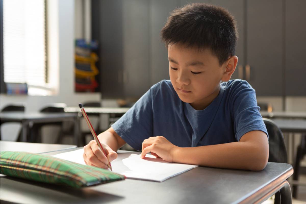 A Teacher Says She Realized a Student Had Been Translating Her Lessons Into a Different Language in His Notes Because Nobody Told Her He Was Still Learning English