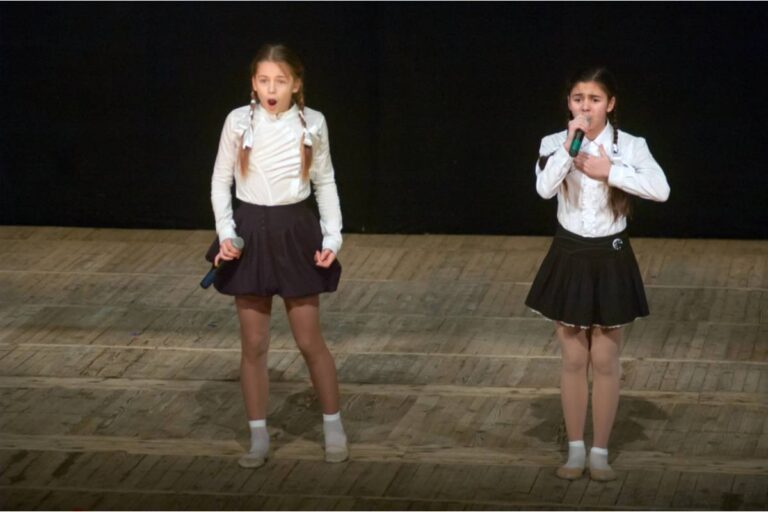 Mom Says She Refused to Let Her Ex Bring His New Partner to Their Daughter's School Play Without Telling Her First, Now He Says She's Trying to Control Who He Is Outside Their Marriage