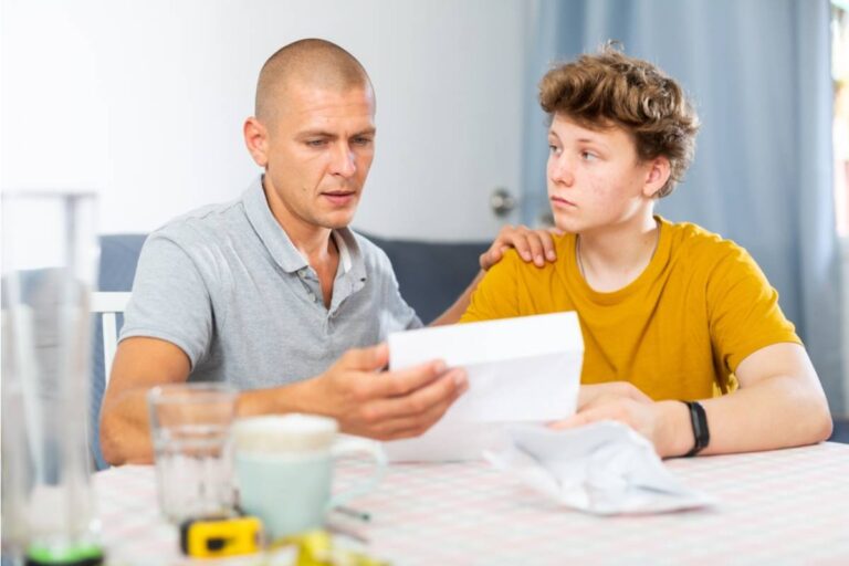 Teen Says He Refused to Let His Dad Read His Scholarship Essay About Growing Up in Their House, Now His Dad Says He's Ashamed of Where He Came From