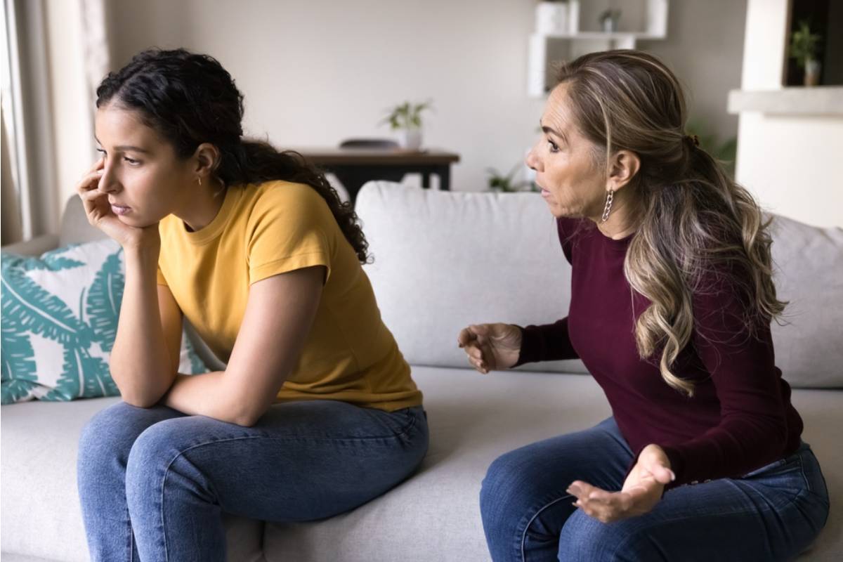 Teen Says She Refused to Let Her Parents Ground Her for Defending a Friend Who Was Being Humiliated at a Family Gathering