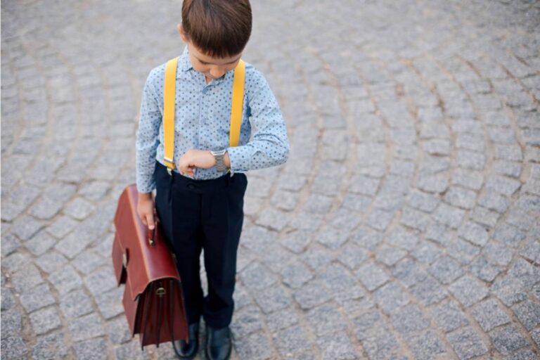 A Dad Found Out His Son Had Been Timing How Long It Took Him to Walk to School So He'd Know Exactly When to Leave to Avoid Seeing Anyone