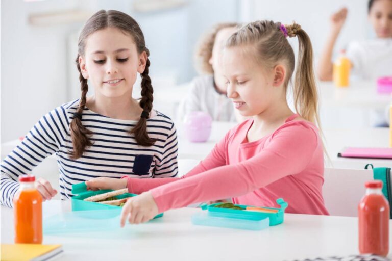 A Mom Found Out Her Daughter Had Been Sitting With the Same Lonely Classmate at Lunch for a Year and Never Once Mentioned Her Name at Home