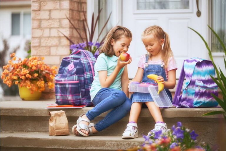 A Dad Found Out His Daughter Had Been Sitting With the New Kid at Lunch Every Day Not Out of Kindness but Because She Understood Exactly What It Felt Like to Eat Alone