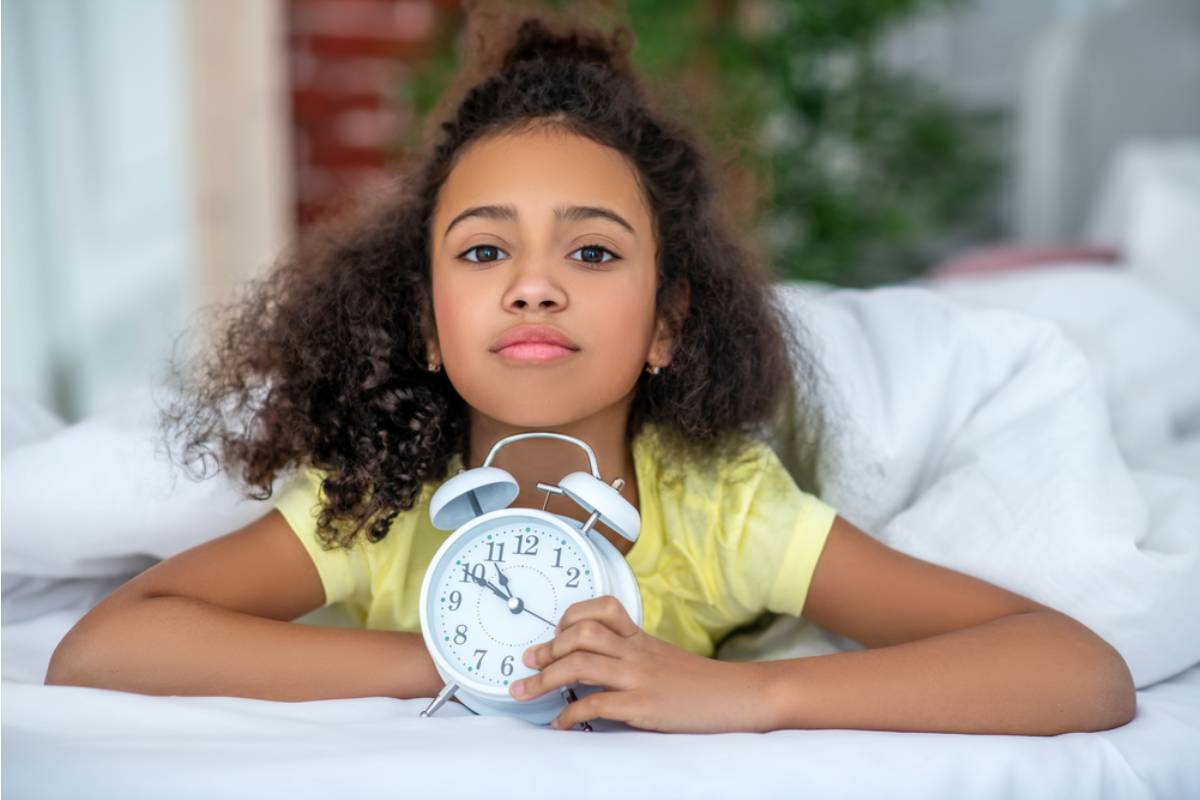 A Dad Found Out His Daughter Had Been Setting Her Alarm for 5 AM Just to Have the Bathroom to Herself Before Her Three Brothers Woke Up