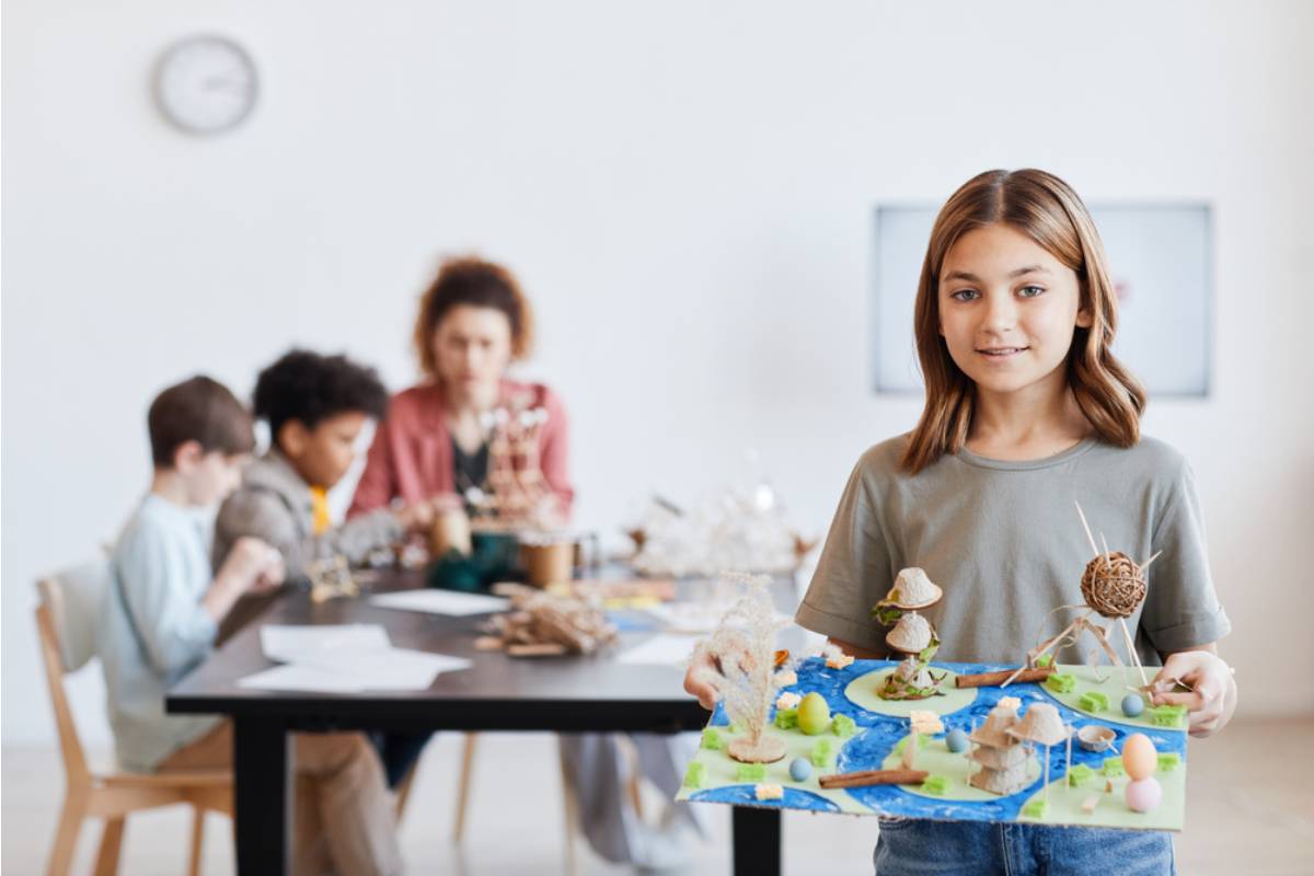 A Mom Says Her Daughter's School Assigned a Group Project Where One "Absent" Student Was Actually Being Bullied Out of the Chat