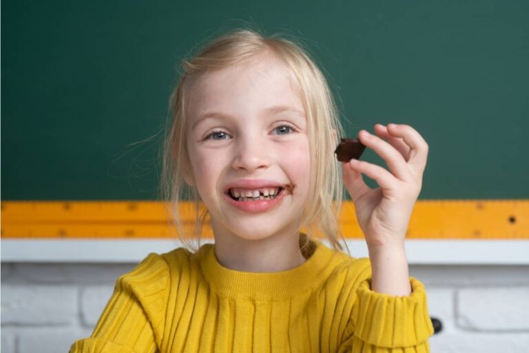 A Mom Found Out Her Daughter Had Been Bringing an Extra Snack to School Every Day for a Classmate Whose Family Was Struggling, and Never Once Mentioned It