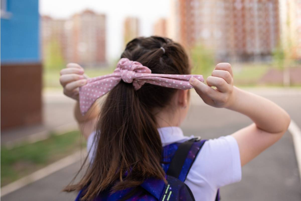 A Dad Found Out His Daughter Had Been Wearing the Same Hair Tie for Two Years Because It Was the Last One Her Grandmother Gave Her Before She Moved Away